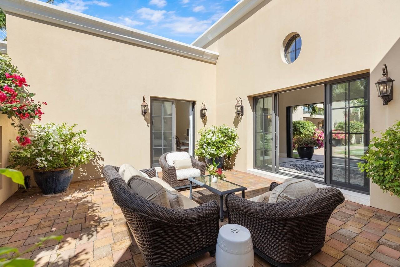 4520 Kahala Ave - Photo 6 of 47