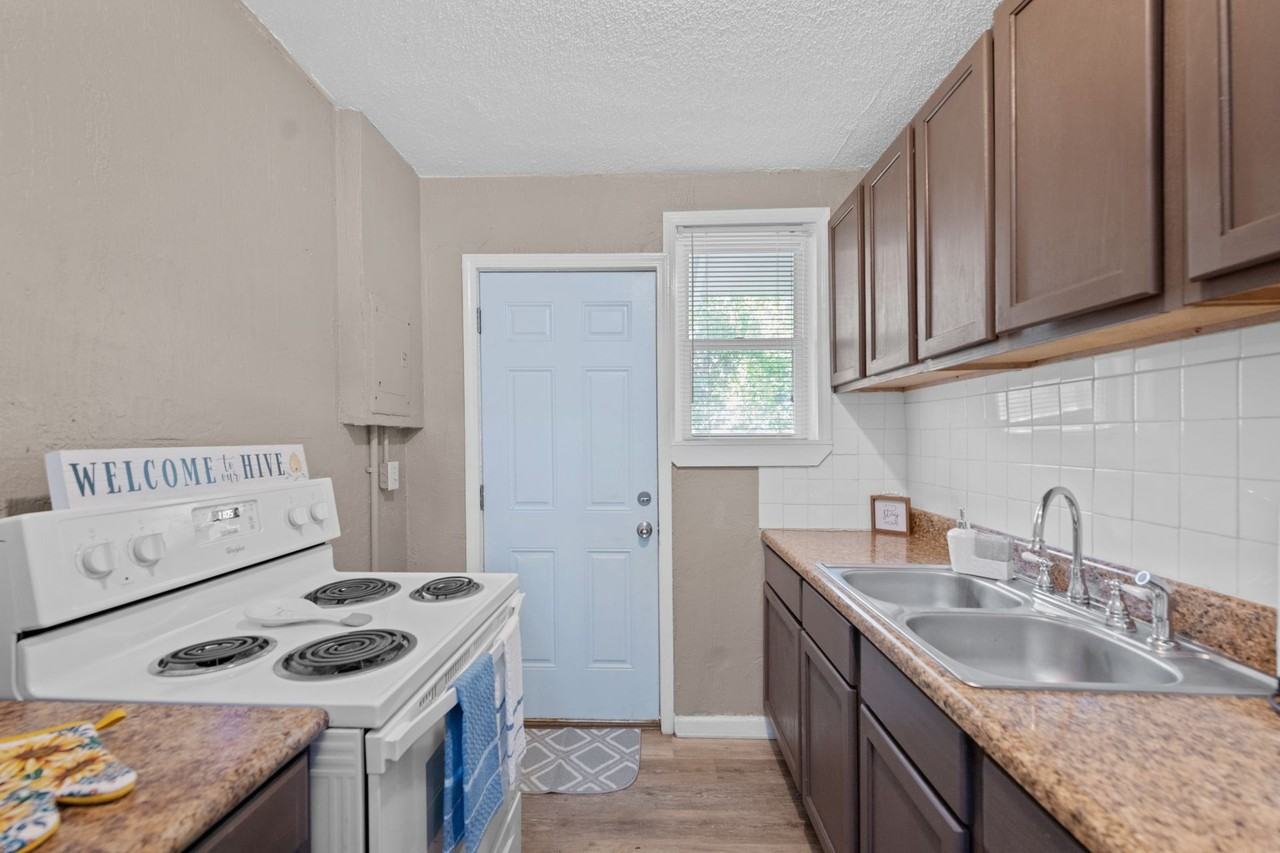 2101 W Romana St. - Photo 5 of 12