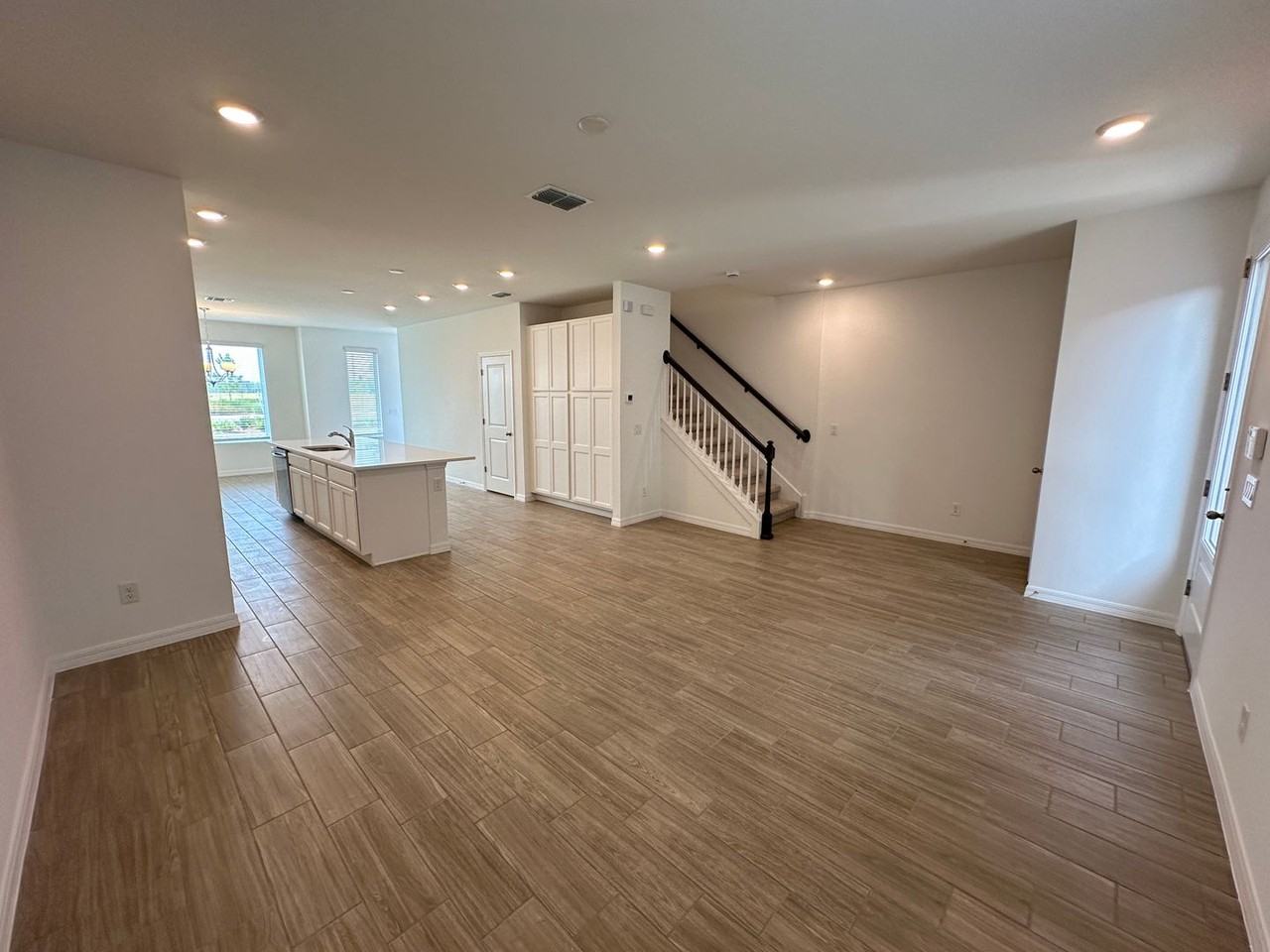 6533 Cyrils Dr - Photo 3 of 26