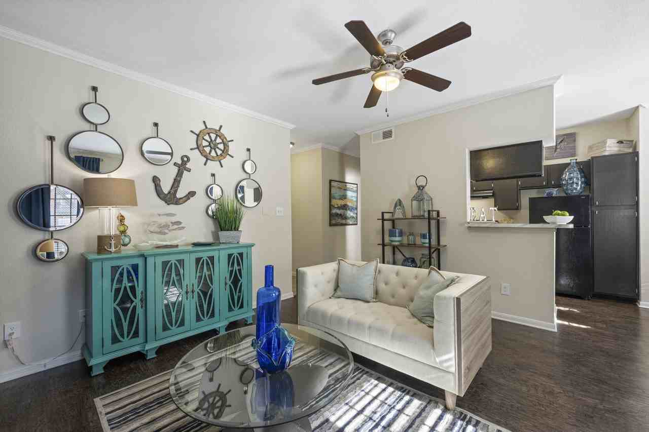 The Reston Apartments - Photo 4 of 27