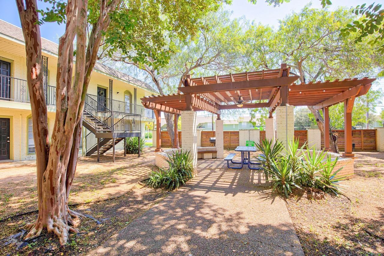 The Palm on SPID - Photo 4 of 25