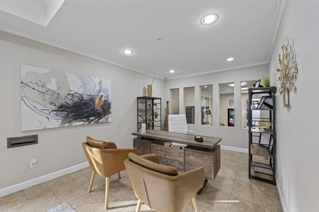 Lakeridge Heights - Photo 5 of 31