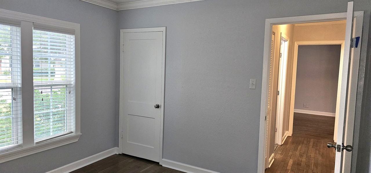 3126 Austin St #1 - Photo 3 of 18