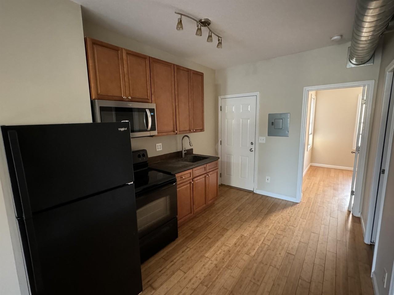 Brownstones - Photo 4 of 10