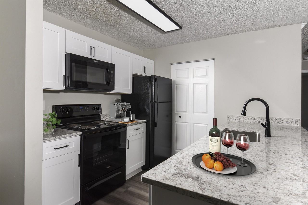 The View North Hills - Photo 3 of 23