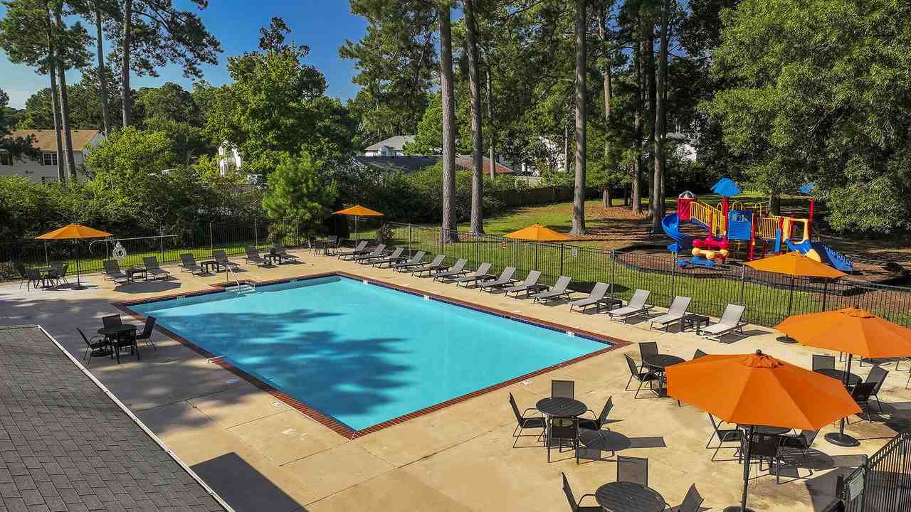 Chesapeake Pointe - Photo 2 of 35