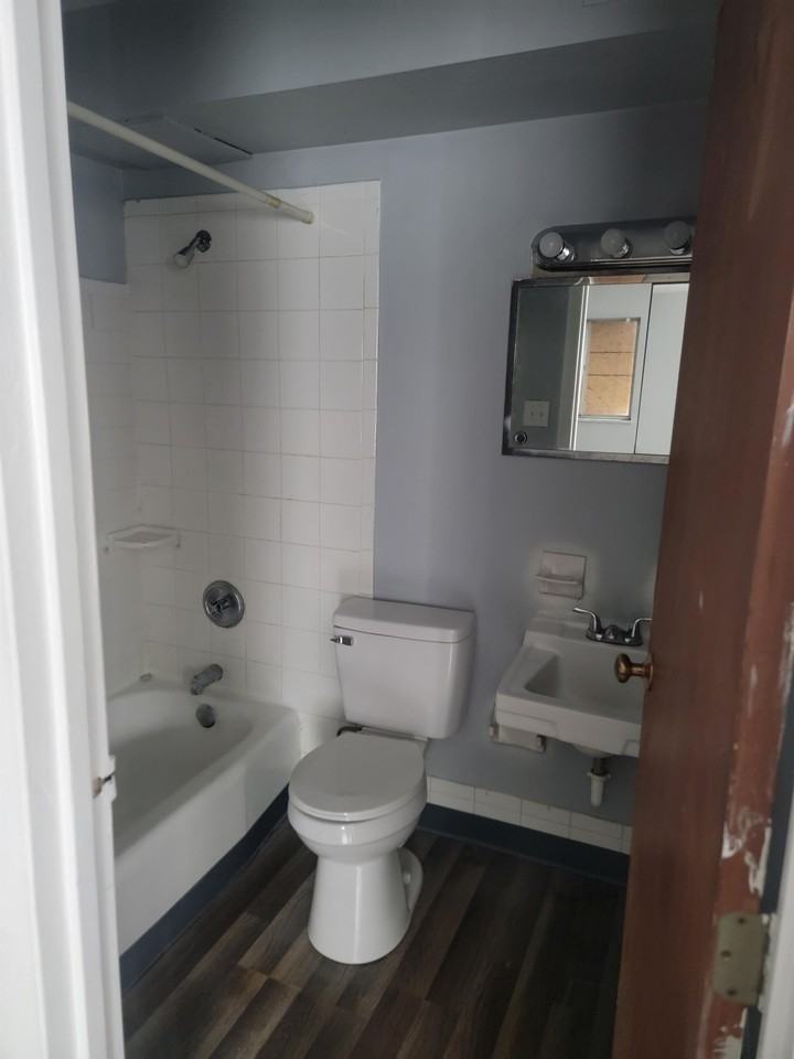 604 West Grand Avenue - Photo 4 of 50