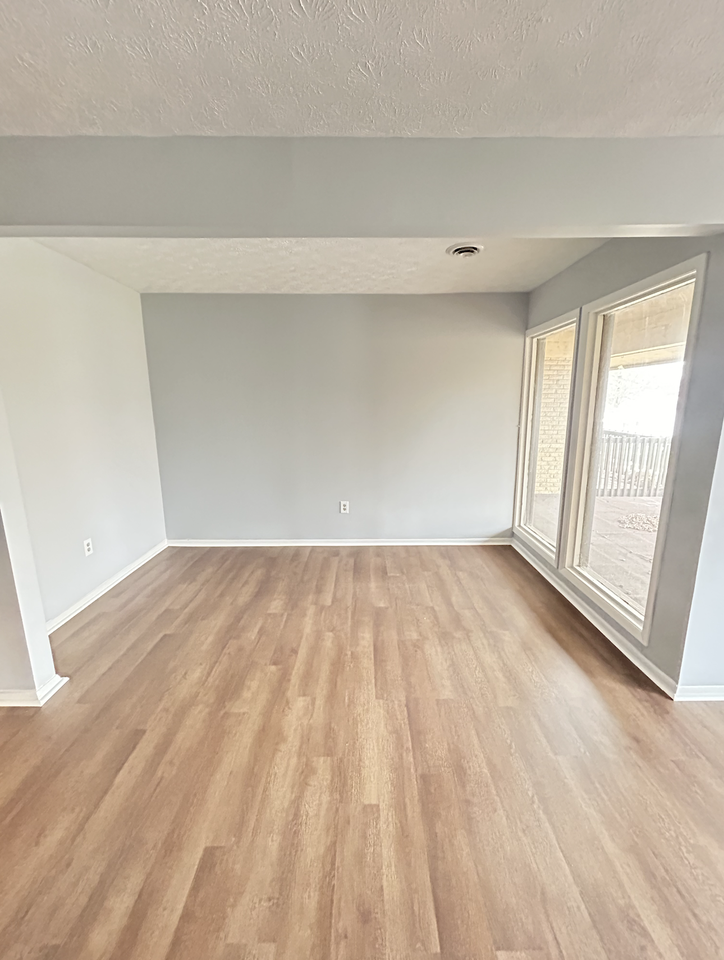 2414 King Avenue - Photo 2 of 8