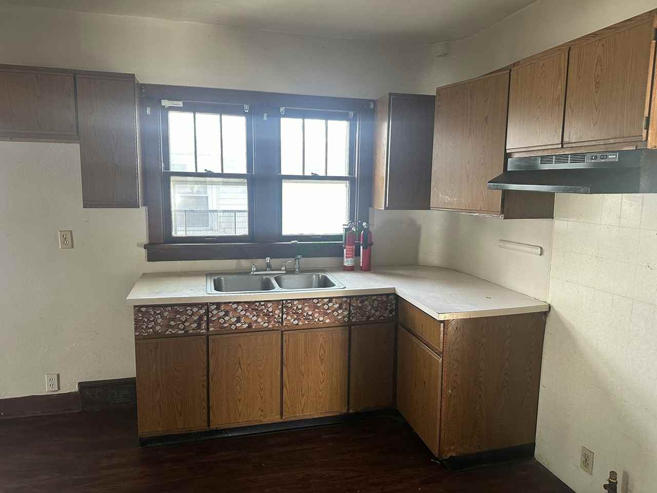 1825 South Kneer Avenue - Photo 3 of 6