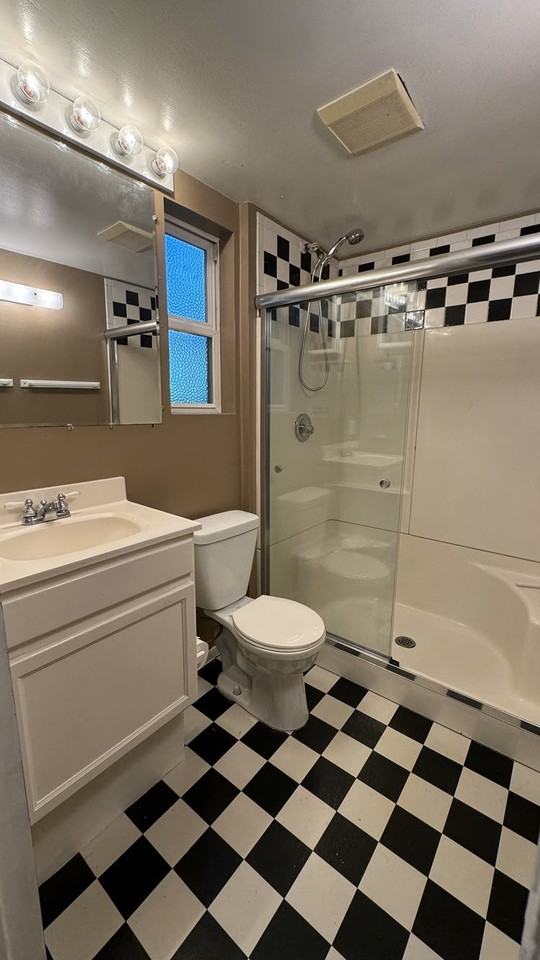322 24th Avenue East, Unit B - Photo 4 of 8