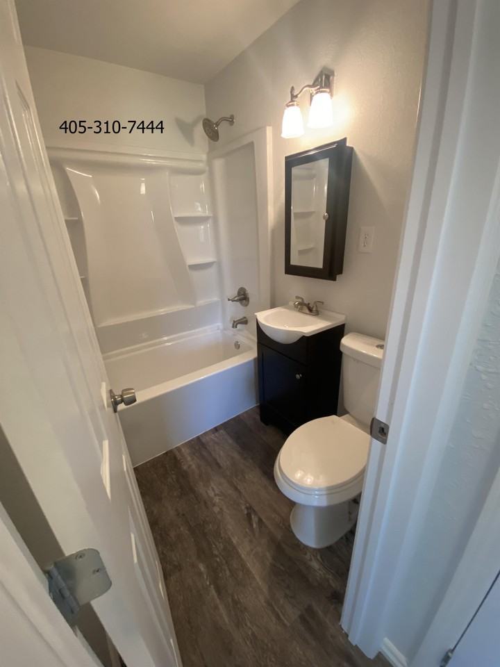 2336 Sw 36th St #1 - Photo 4 of 11