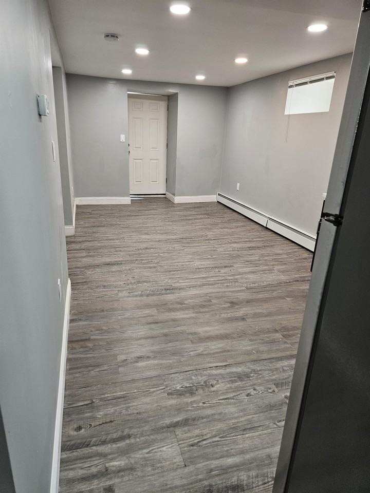 44 Glendale St #B - Photo 4 of 11