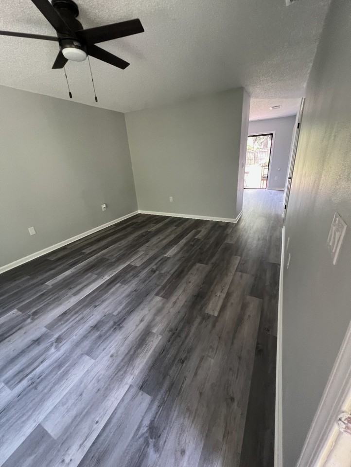 859 Hughey St #1 - Photo 3 of 29