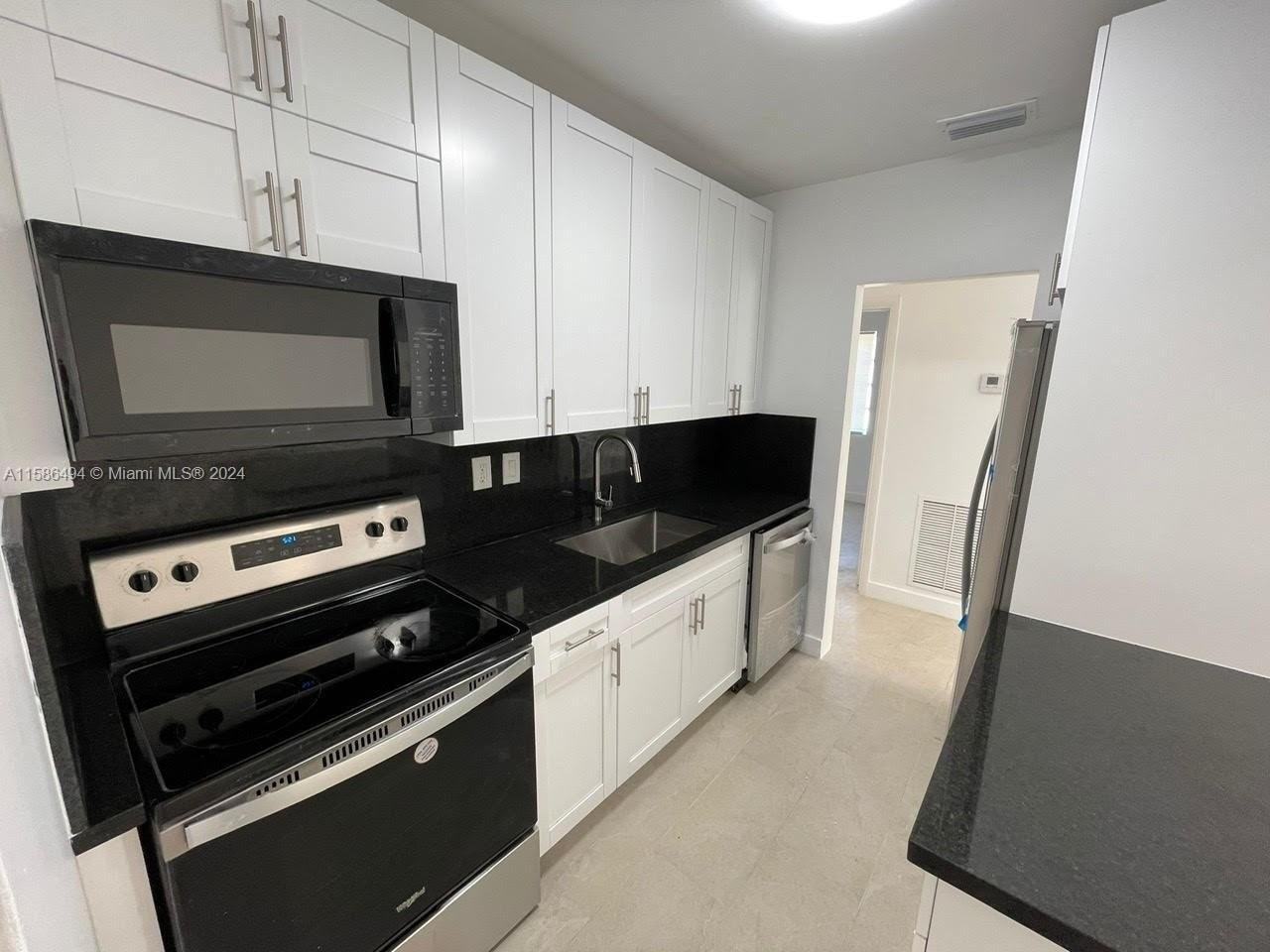 591 Nw 189th St - Photo 2 of 8