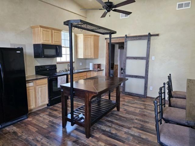 1576 1/2 Nahmis Ave - Photo 3 of 20