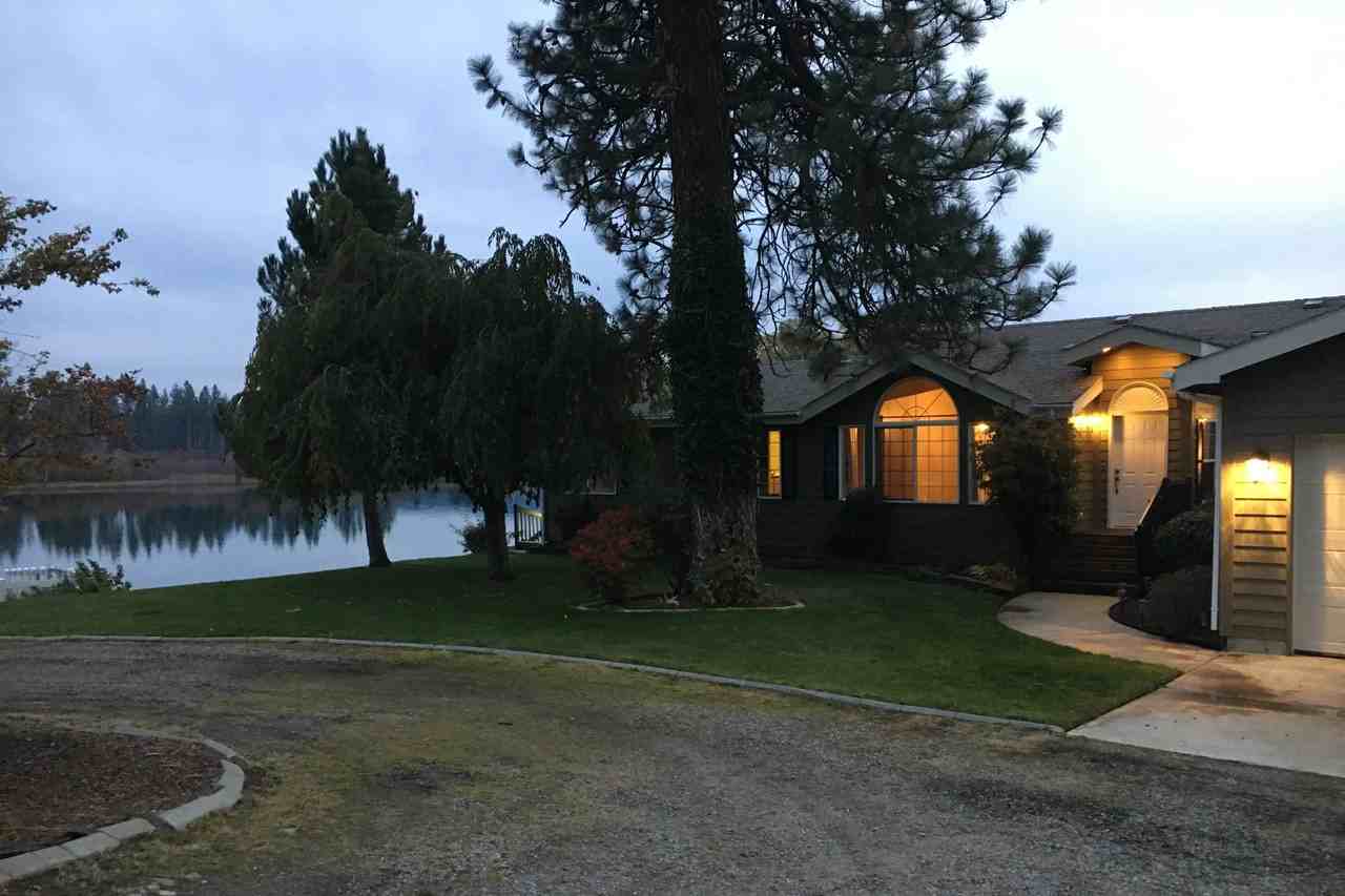 5845 Walnut Springs Ln - Photo 3 of 18