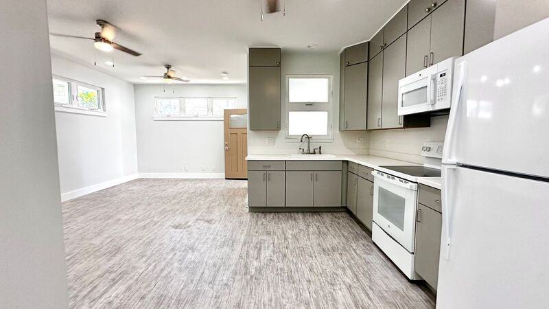 3152 Kaimuki Ave #B - Photo 4 of 23