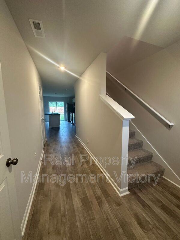 134 Marina Dr - Photo 2 of 12