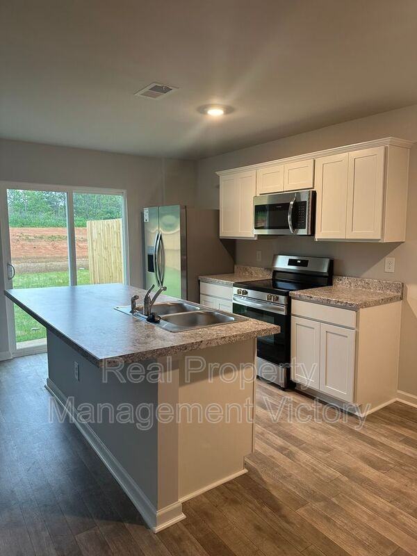 134 Marina Dr - Photo 3 of 12