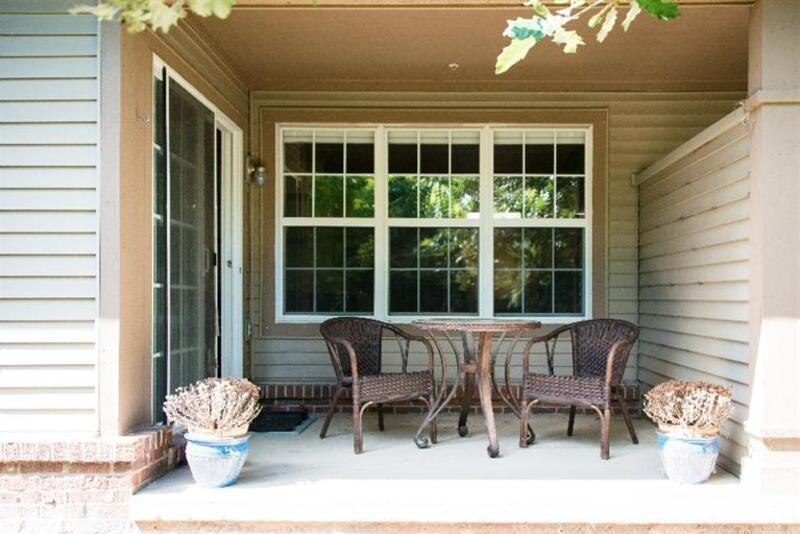 2816 Barclay Way - Photo 2 of 9