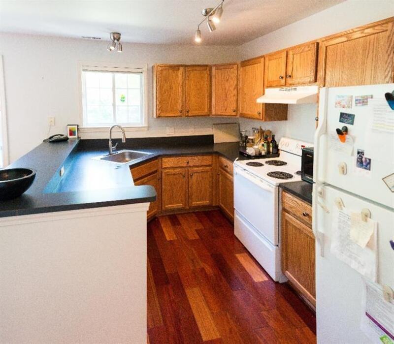 2816 Barclay Way - Photo 3 of 9