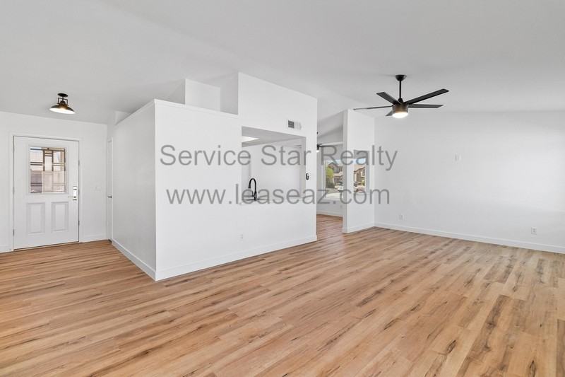 6802 E Paradise Ln - Photo 6 of 23