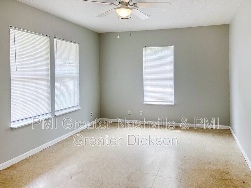 807 Clydeton Rd #807 - Photo 3 of 9