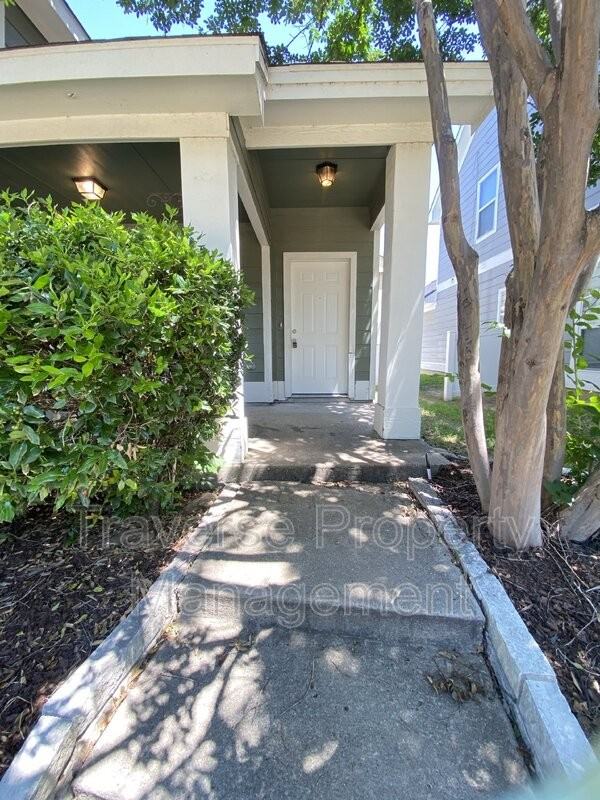 1931 Plantation Pkwy - Photo 2 of 26