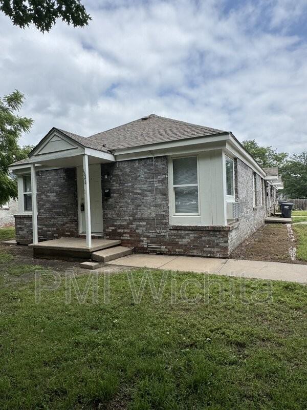 824 S Water St #1 - Photo 2 of 9