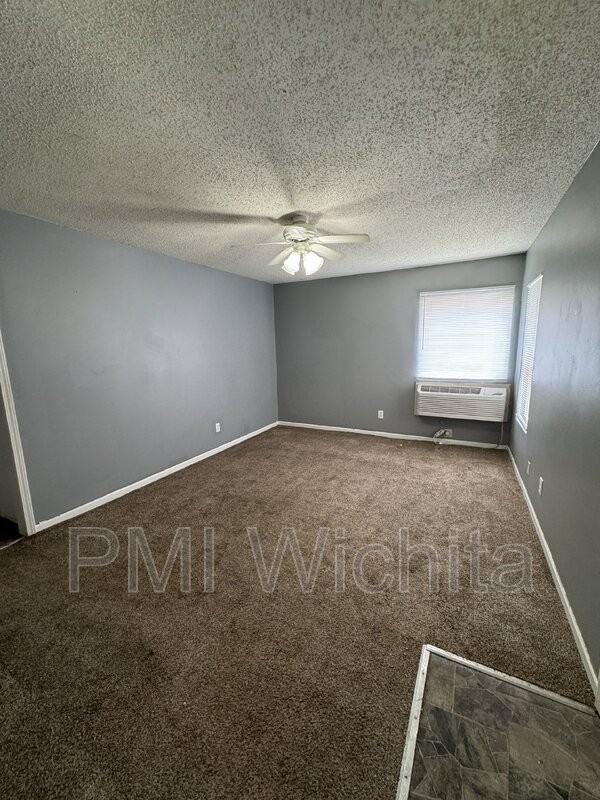824 S Water St #1 - Photo 4 of 9