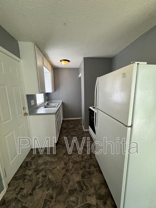 824 S Water St #1 - Photo 6 of 9