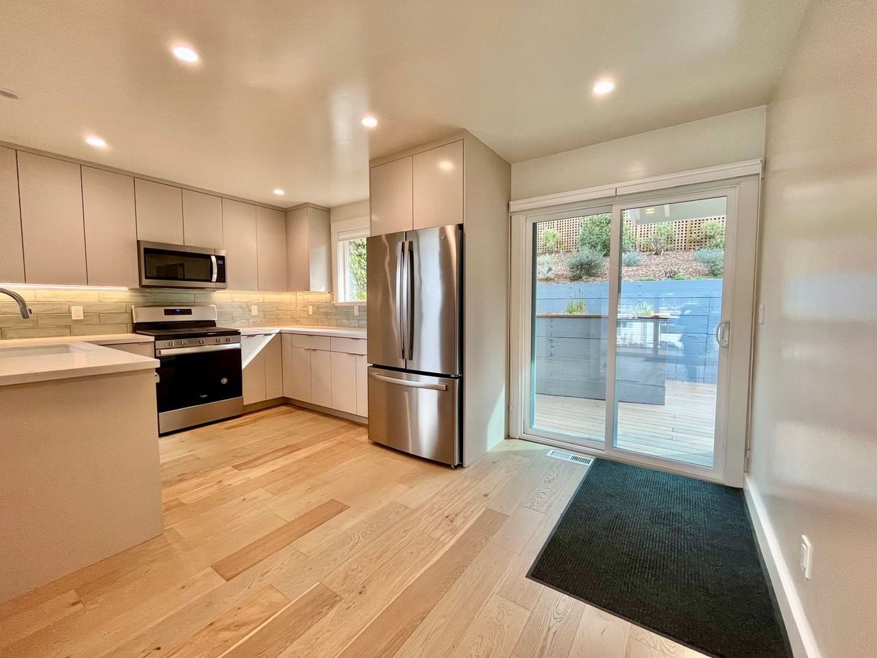 4 Embarcadero Way - Photo 2 of 18