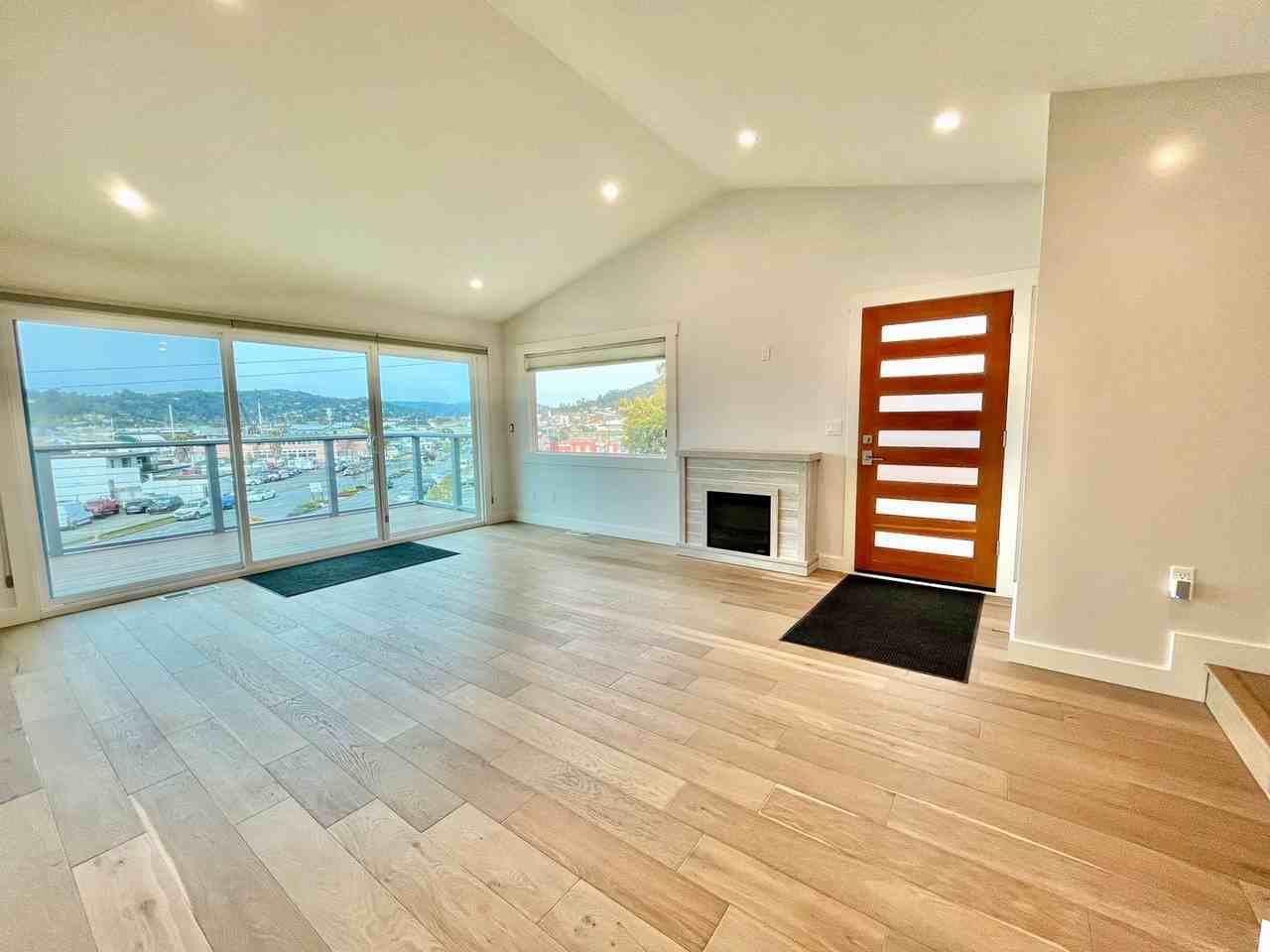 4 Embarcadero Way - Photo 3 of 18