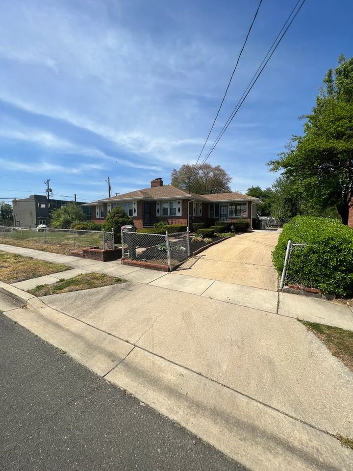 6400 Adak Street - Photo 5 of 29