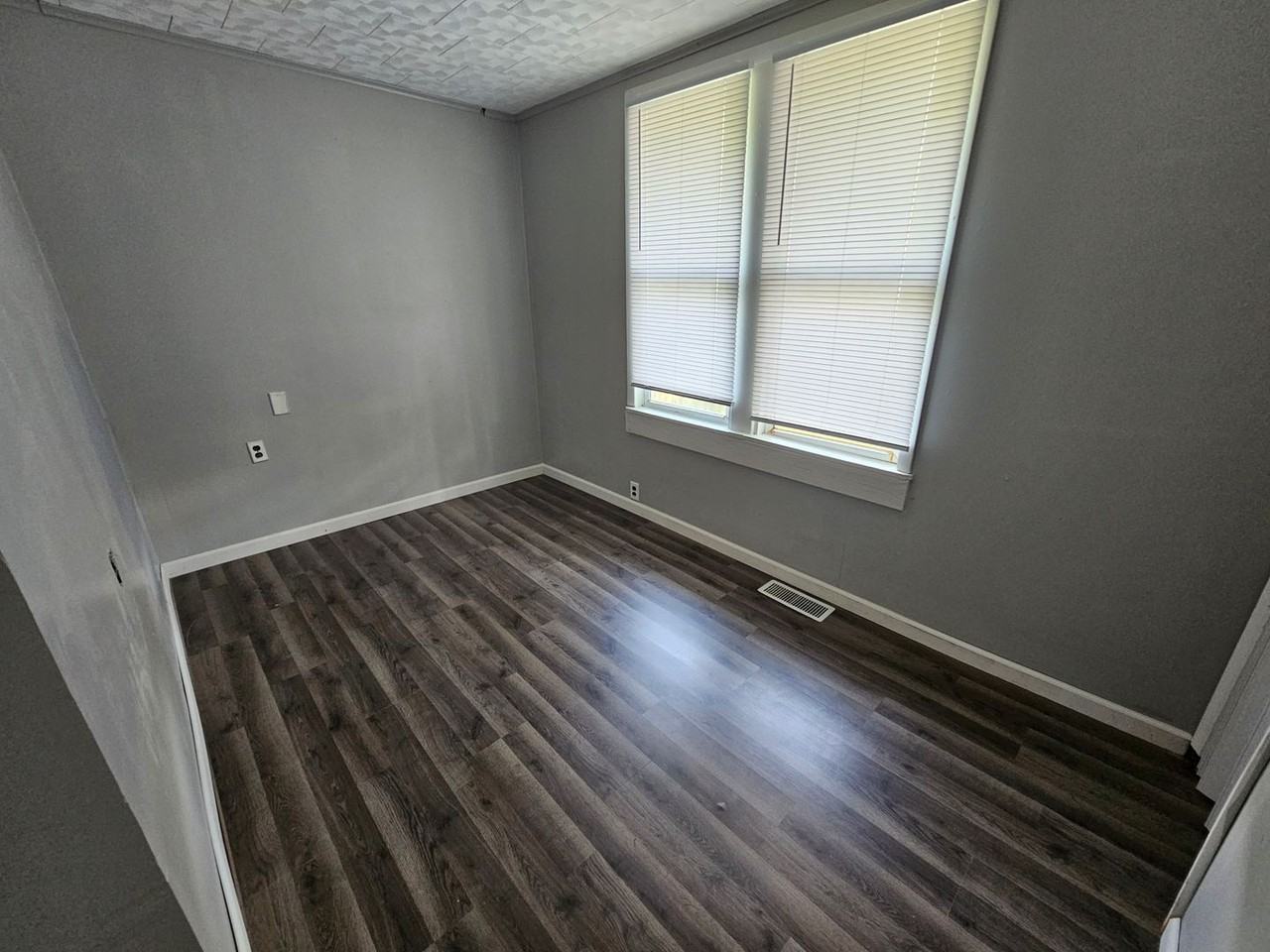 2407 N 15th St - Photo 5 of 10