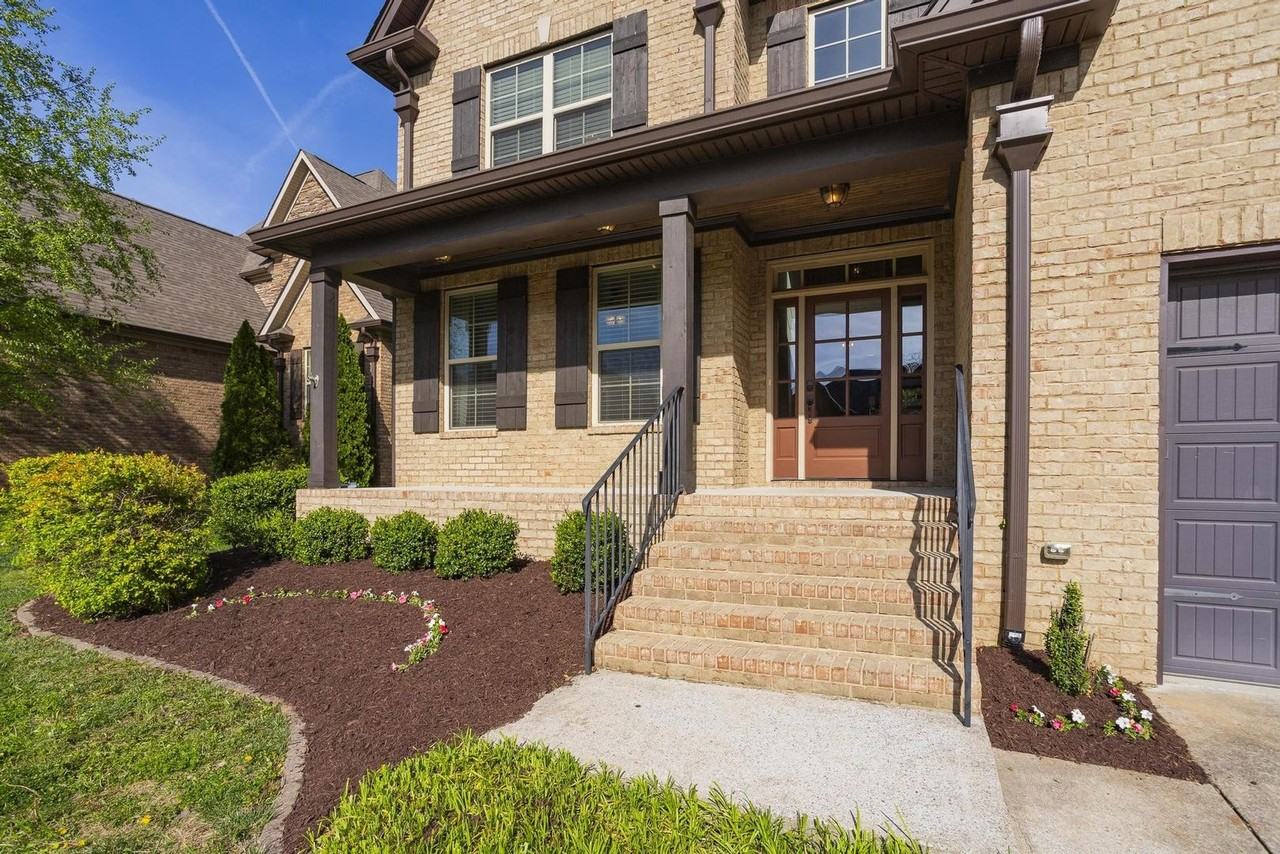 7002 Brindle Ridge Way - Photo 4 of 50