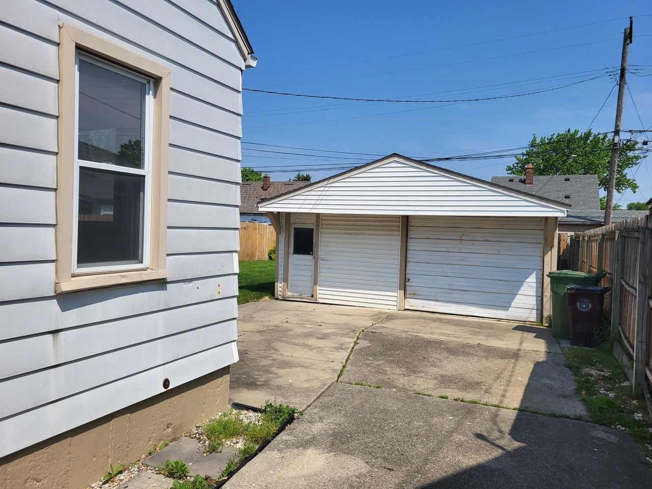 13348 Walnut St - Photo 2 of 10