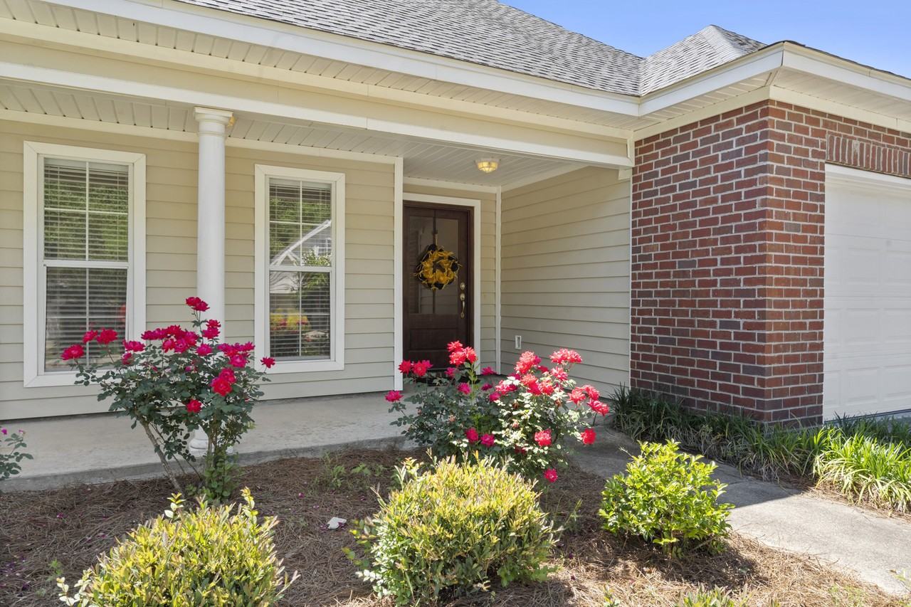 22 Montrose Ct - Photo 2 of 18