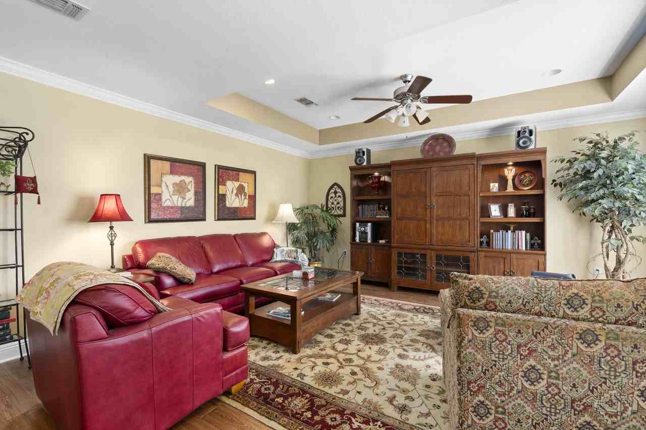 22 Montrose Ct - Photo 5 of 18