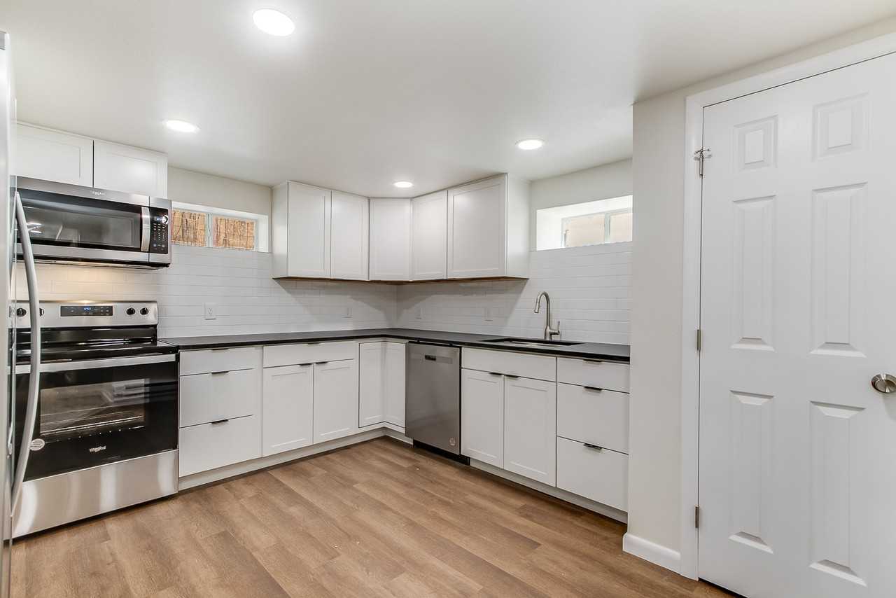 503 E 4Th St - Photo 3 of 10