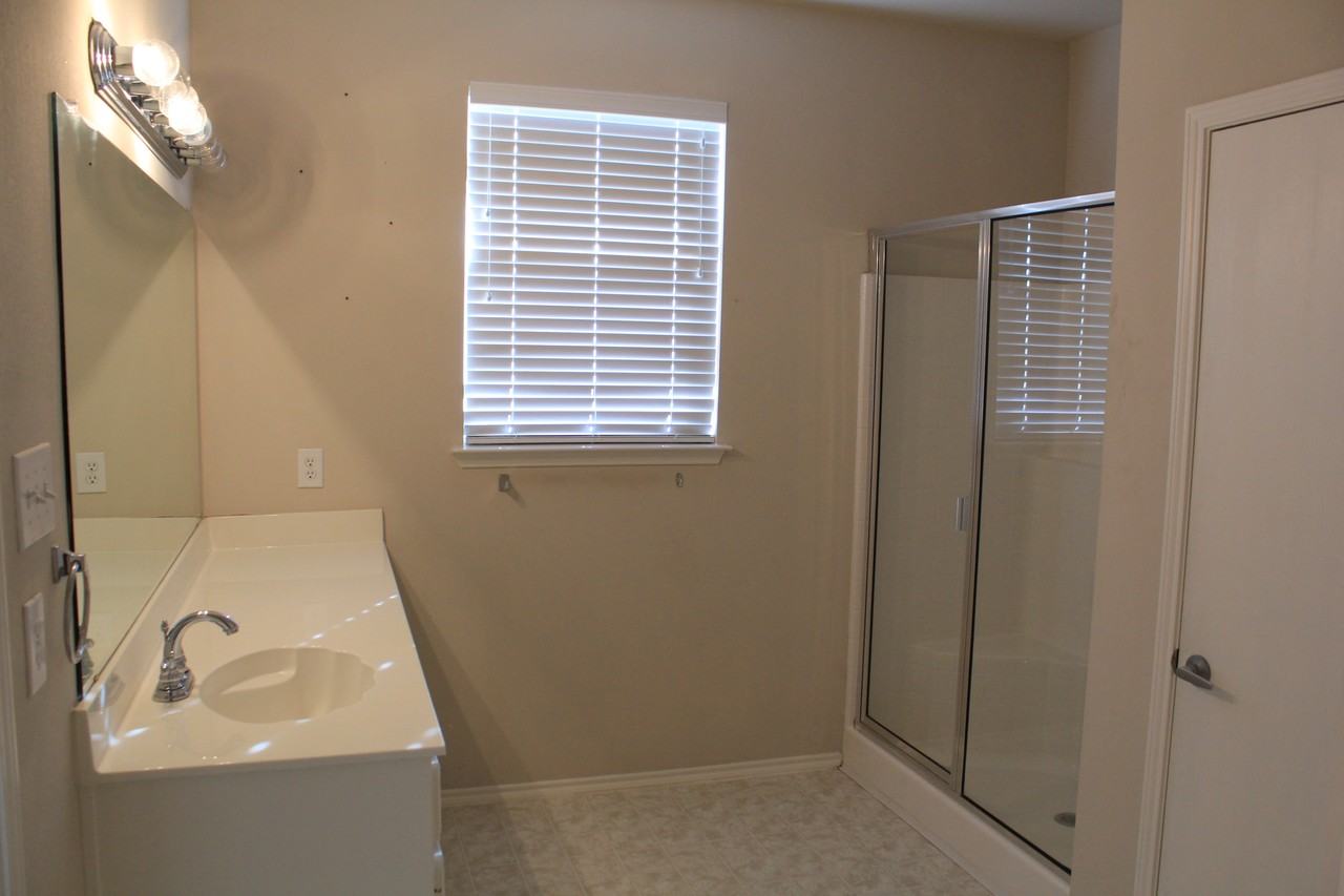 3213 Westland Ave - Photo 4 of 6