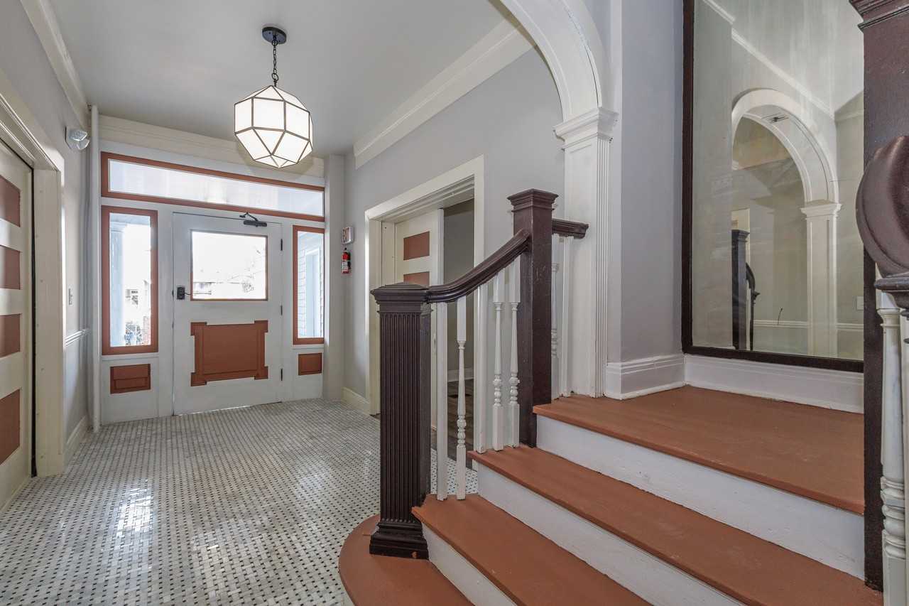 3407 Elgin Ave - Photo 2 of 12