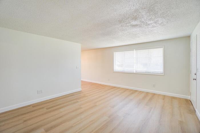 10808 Ne 7th St #10808 - Photo 3 of 36