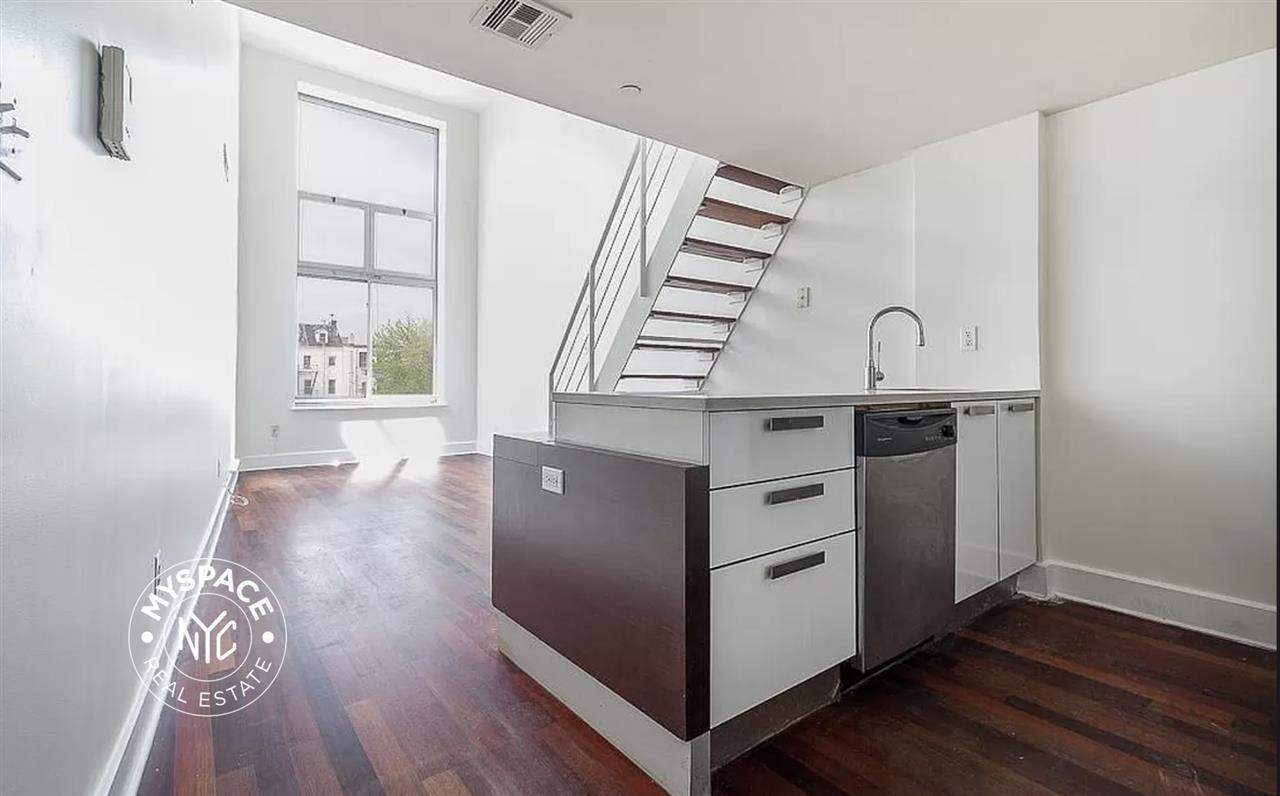 18 Meserole St #3B - Photo 2 of 12
