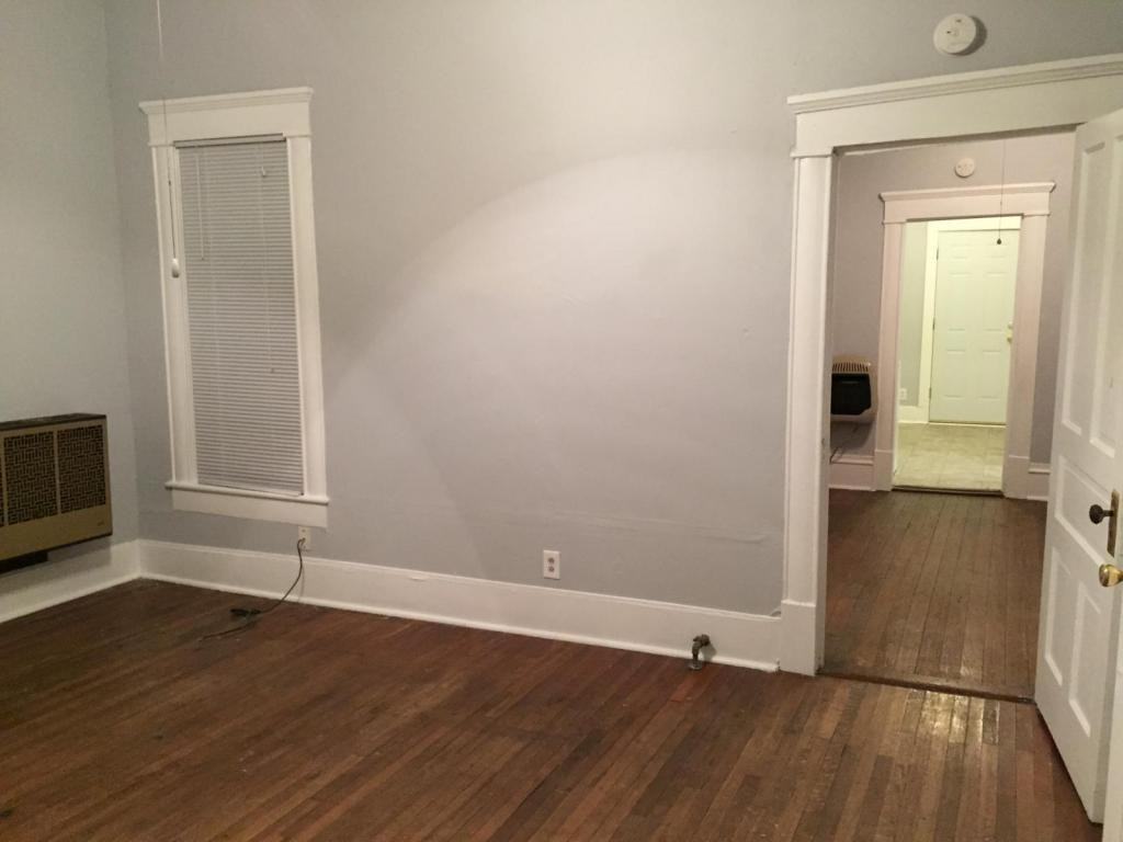 1626 College Ave - Photo 3 of 13