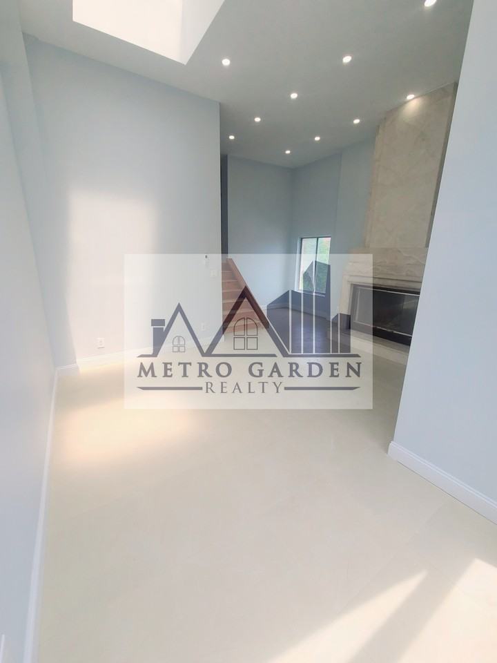 67-39 Clyde Street #PH-H - Photo 2 of 20