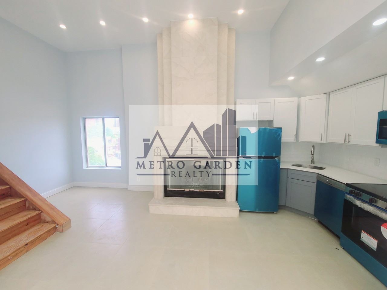 67-39 Clyde Street #PH-H - Photo 5 of 20