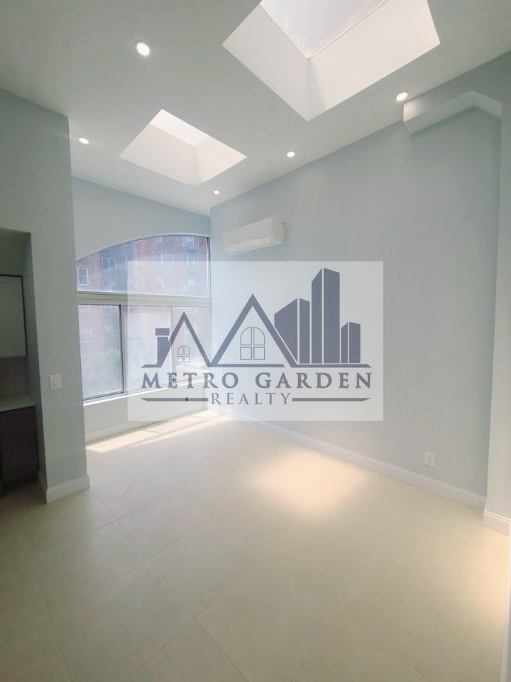 67-39 Clyde Street #PH-H - Photo 3 of 20