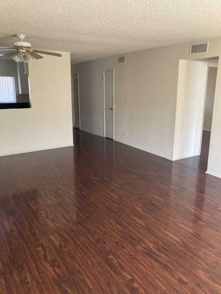 Elm Ave Apartments - Photo 7 of 10