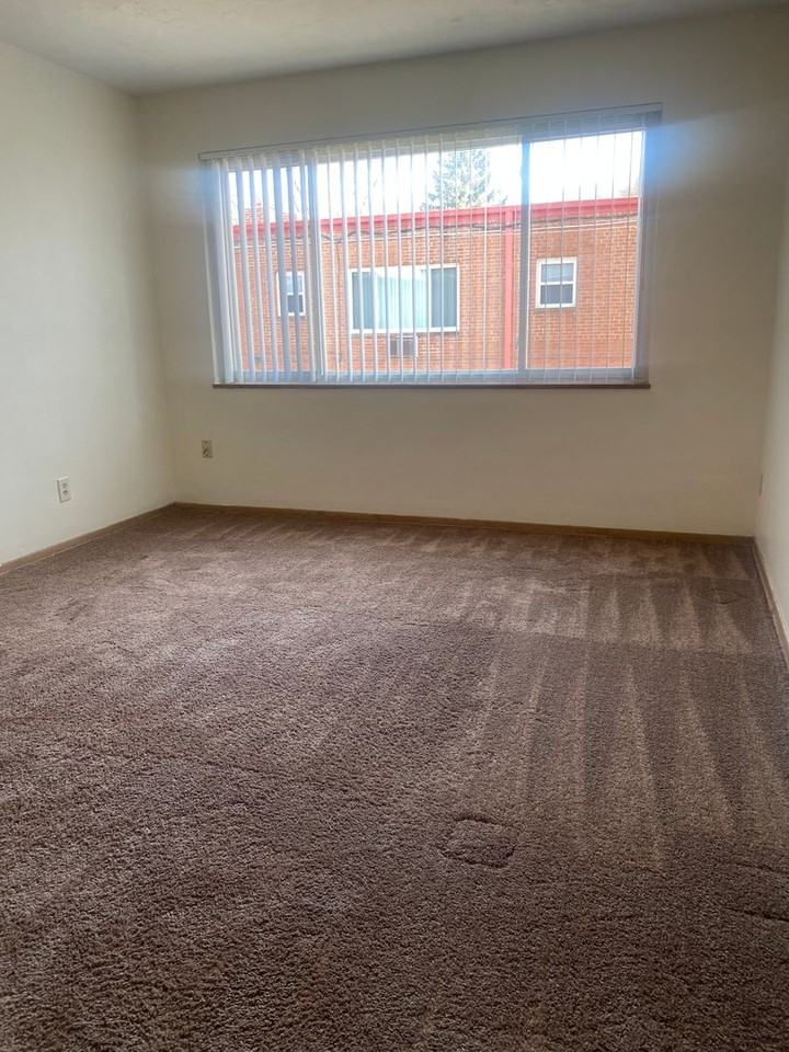 Greenbriar - Photo 2 of 10